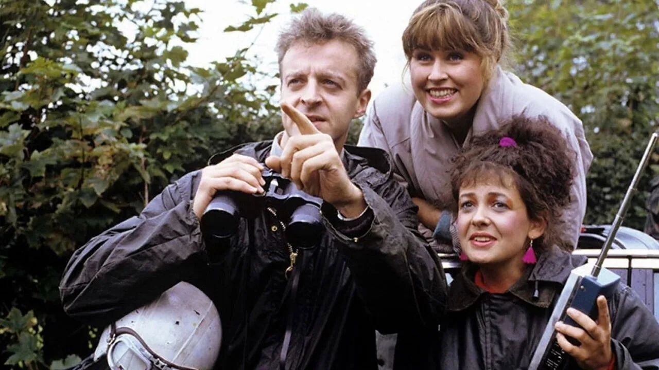 Watching (1987)