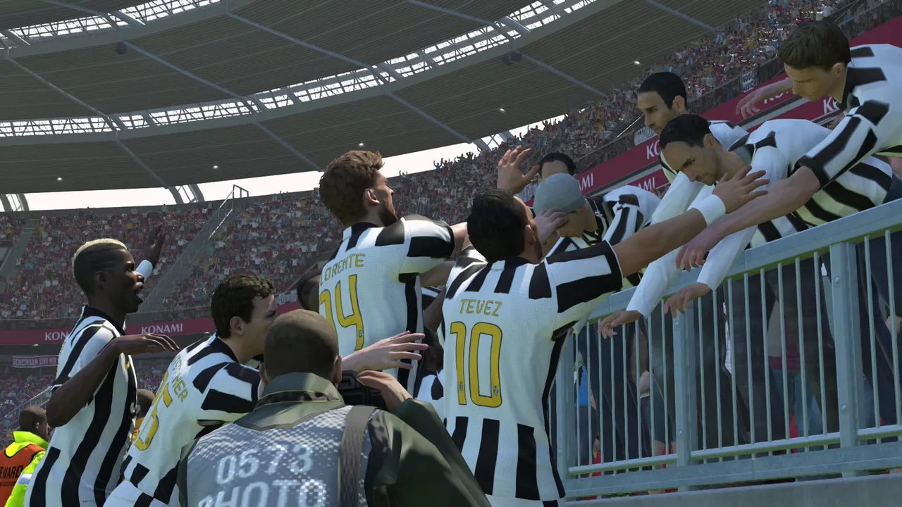 Pro Evolution Soccer 2015 (2014)