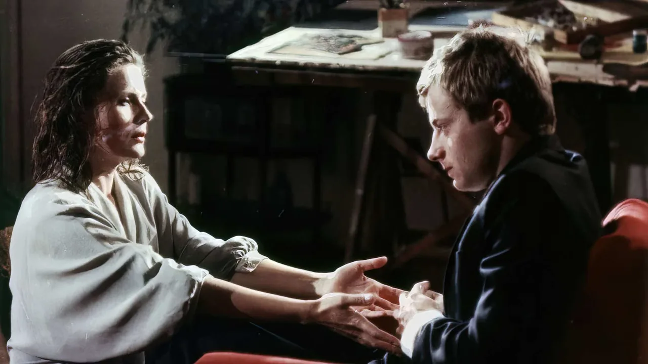 A Short Film About Love (1988)